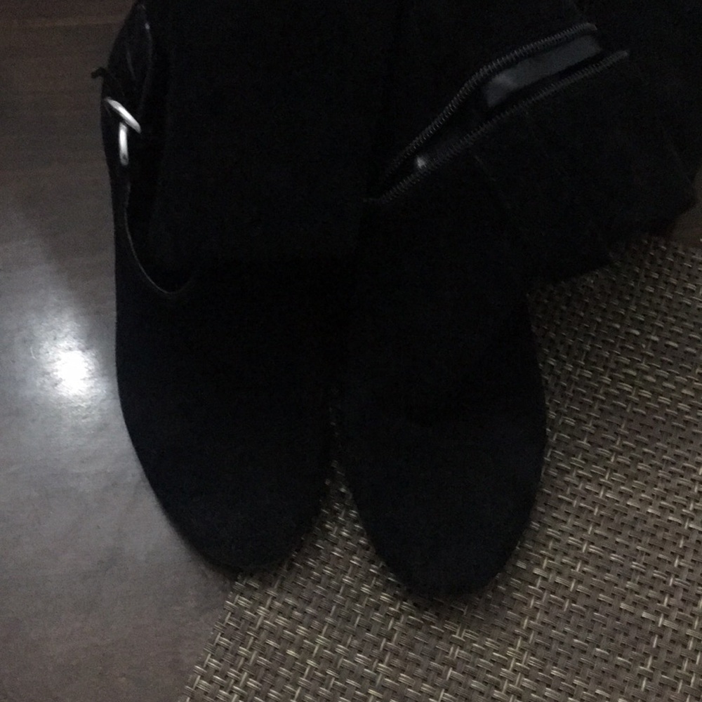 Shoes - Picture 6 of 6